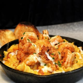 Garlic Butter Shrimp Mac n Cheese